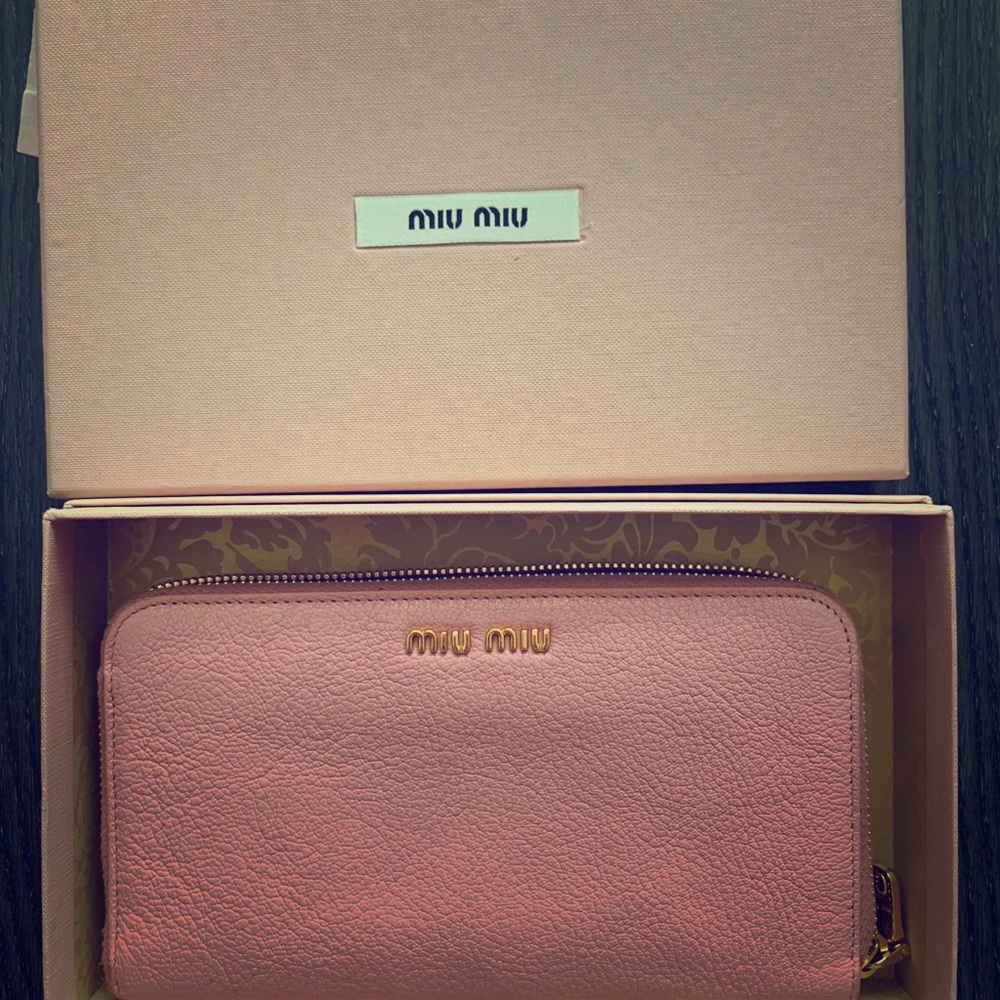 Miu Miu zippy wallet